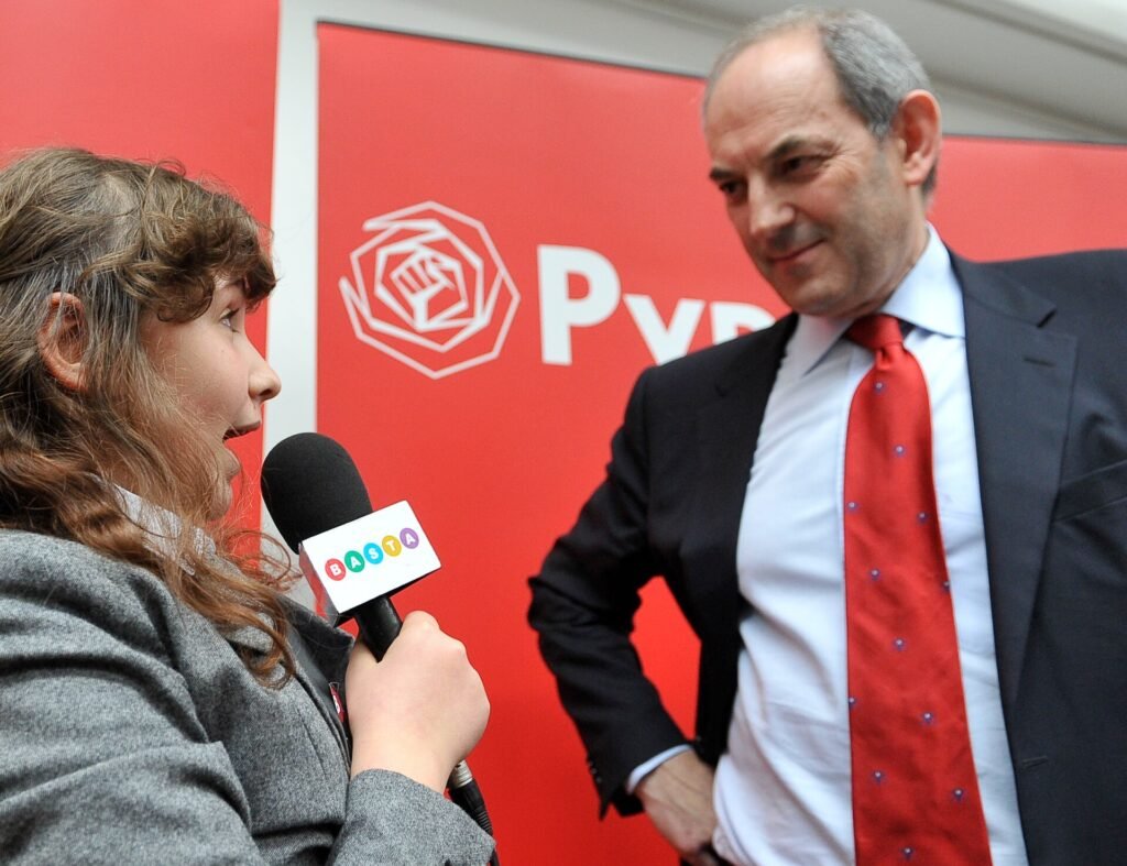 iCIMS Hiring Agent brings agentic AI to recruiters (illustration)